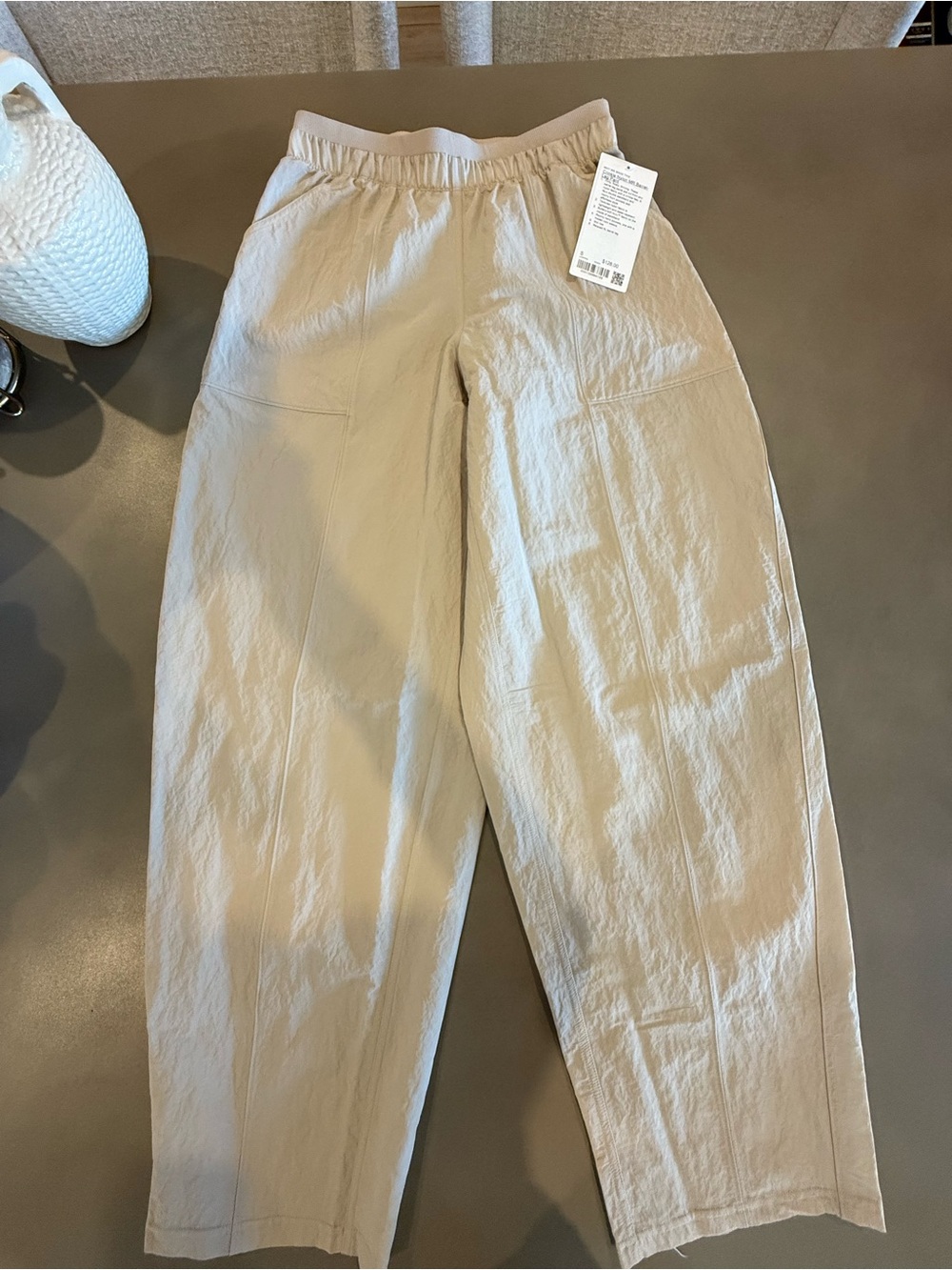Lululemon Crinkle Woven MR Barrel Leg Pant Wide Leg Nylon Pants in ivory Size S